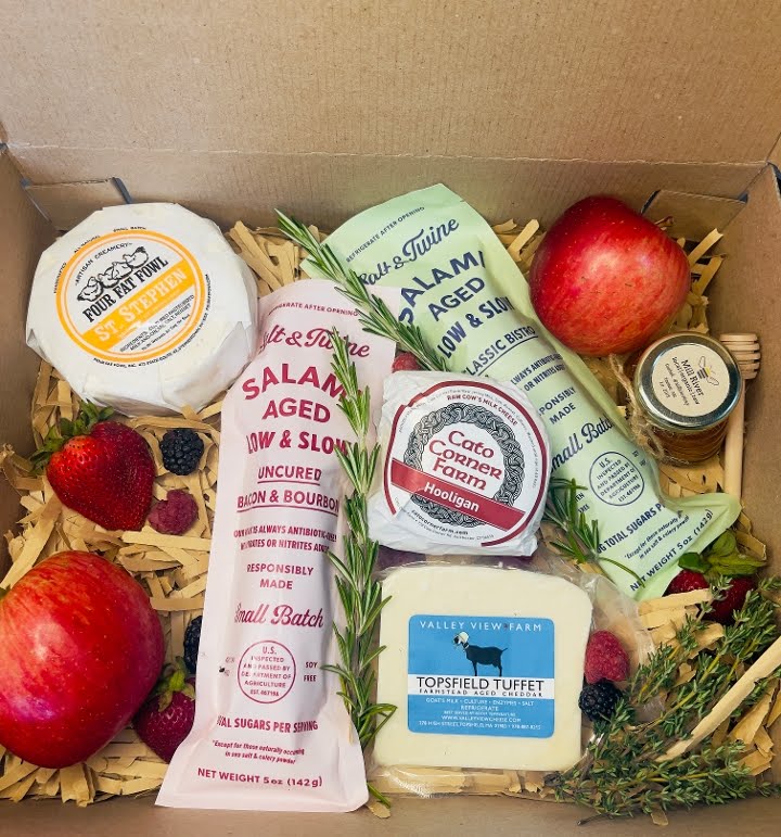 Crane River Cheese Club by null