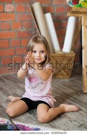 Little girl|Shutterstock