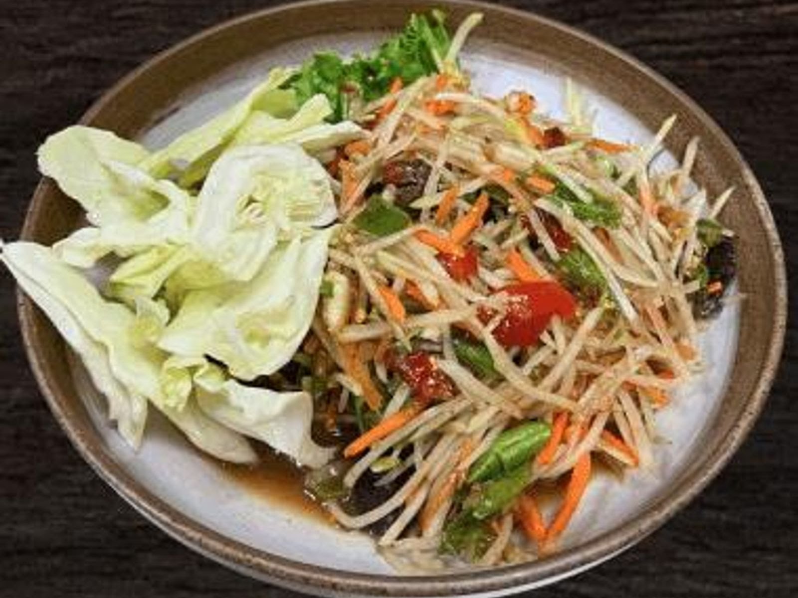 Makin Thai & Sushi by null
