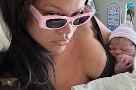 показала пизду детям|Поделюсь с вами одной своей мечтой Я безумно хочу показать своим детям весь  мир 🌍 Вот сколько я себя помню, я любила путешествовать. Помню эти эмоции  и впечатления от новых мест, как