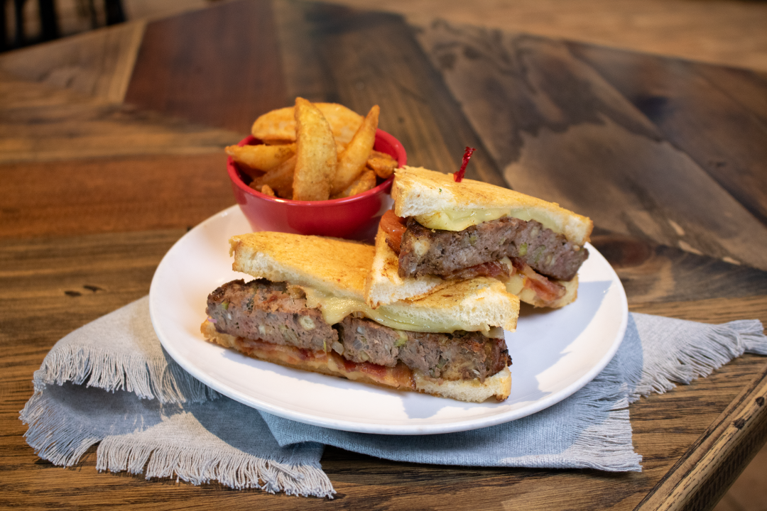 Chompie's Restaurant, Deli, and Bakery by null
