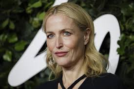 ジリアン・アンダーソン|ジリアン ・ アンダーソン「、X ファイル: I したいに信じている」の世界初演にグローマンズ ・ チャイニーズ ・ シアター ハリウッド,  カリフォルニア, アメリカ合衆国の 2008 年 7 月 23 日に開催。の写真素材・画像素材 Image 72614950