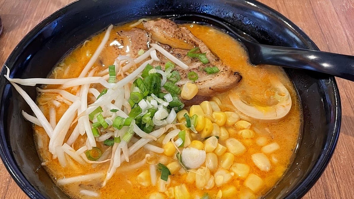 Hachi Ramen by null