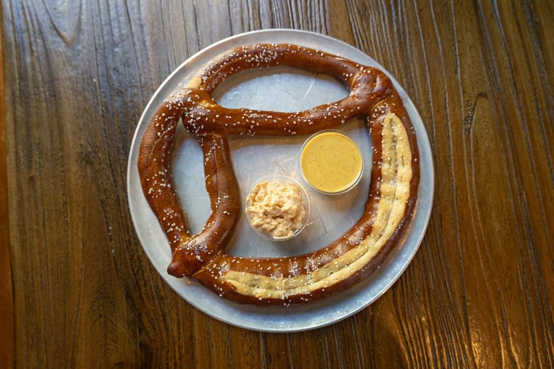 Von Ebert Brewing Glendoveer + Kitchen by null