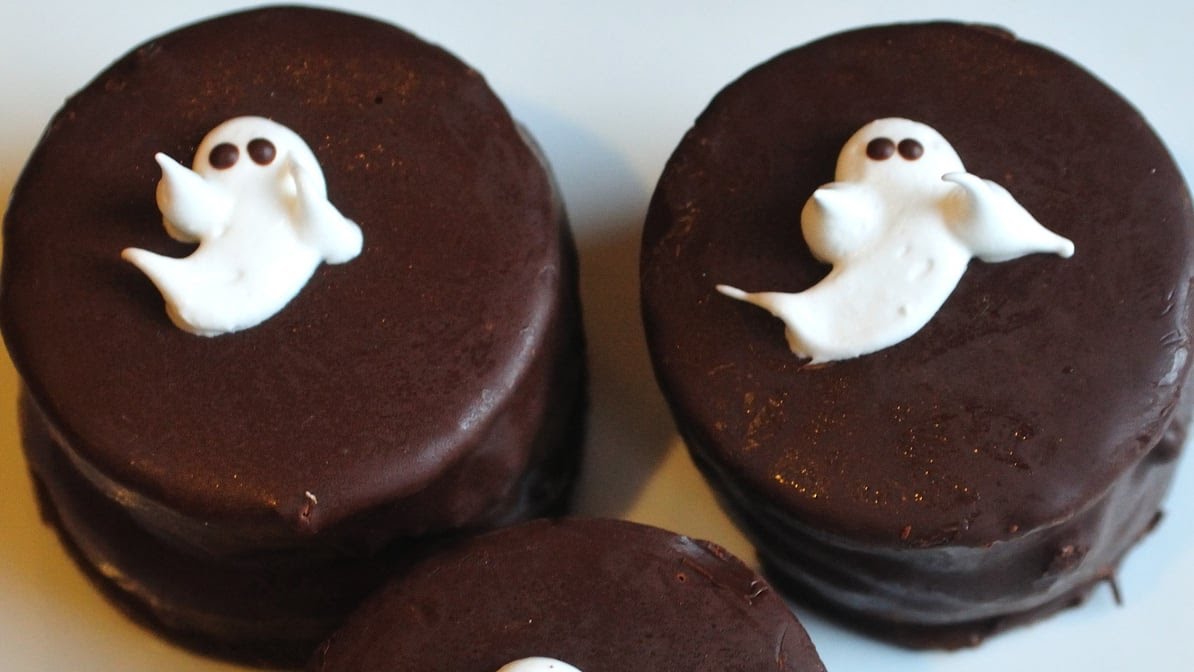 Cake Monkey Bakery by null