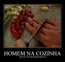 Homem na cozinha.