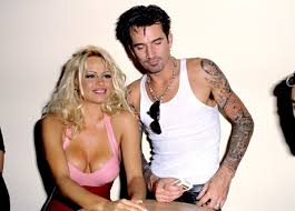 Pamela anderson and tommy lee jones in london britain jpg x Tommy lee sex tape