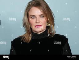 Emily deschanel sexy jpg x Emily deschanel sexy