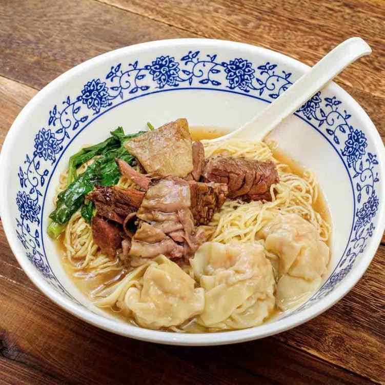 M Kee by null