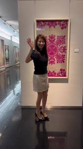 長身熟女　美脚|美魔女の50代主婦がミニスカートで魅了する！リカ52歳の魅力とは？ | TikTok