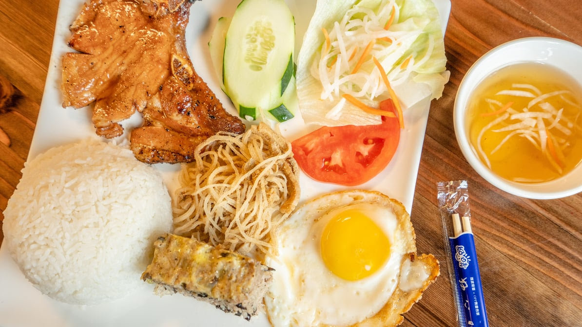 Pho Nam Giang by null