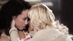 Straight girl eats pussy jpg 300x1280 Straight girl eats pussy