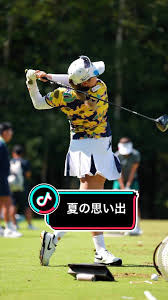 女子ゴルファー　しゃがみ画像|女子ゴルフ 永峰咲希がイーグルで首位発進（2021年4月23日掲載）｜日テレNEWS NNN