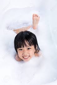 中国 女子小学生 お風呂|お風呂 子供 女の子 アジア人 少女 中国人】の画像素材 | 写真素材ならイメージナビ