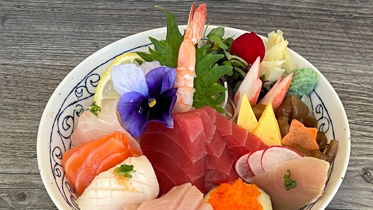 Momi Sushi by null