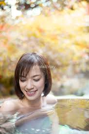 露天風呂　美女　入浴|雪見露天風呂と入浴中の美女の無料の写真素材 - ID.22432｜フリー素材 ぱくたそ