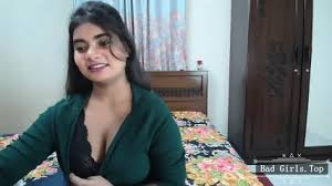 Milaya dyevushka bolshimi siskami trahayetsya kisku jpg x Cute girl big tits