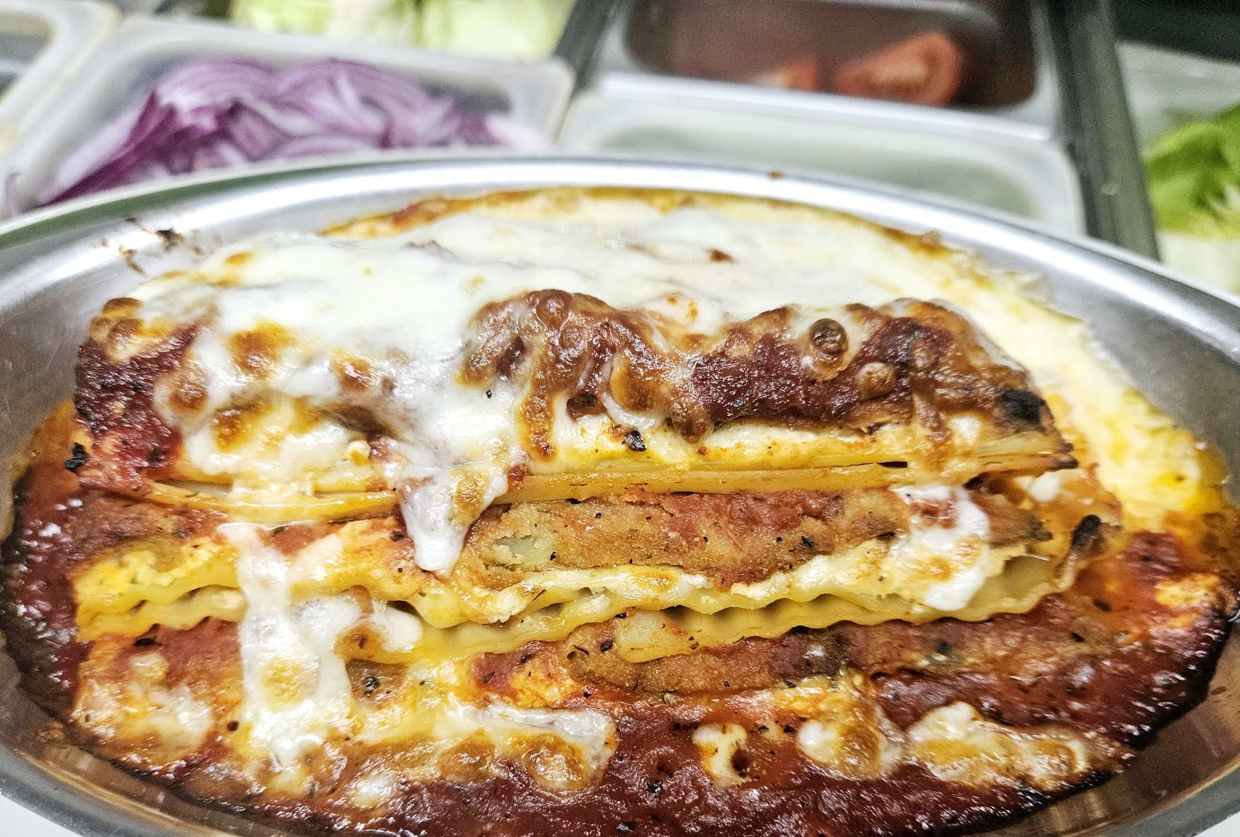 Elegante Restaurant & Pizzeria. by null