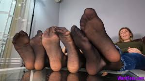 Qzos qzbeasaatbaaaaaa nkcfkesnd qgb jpg x Pantyhose foot fetish