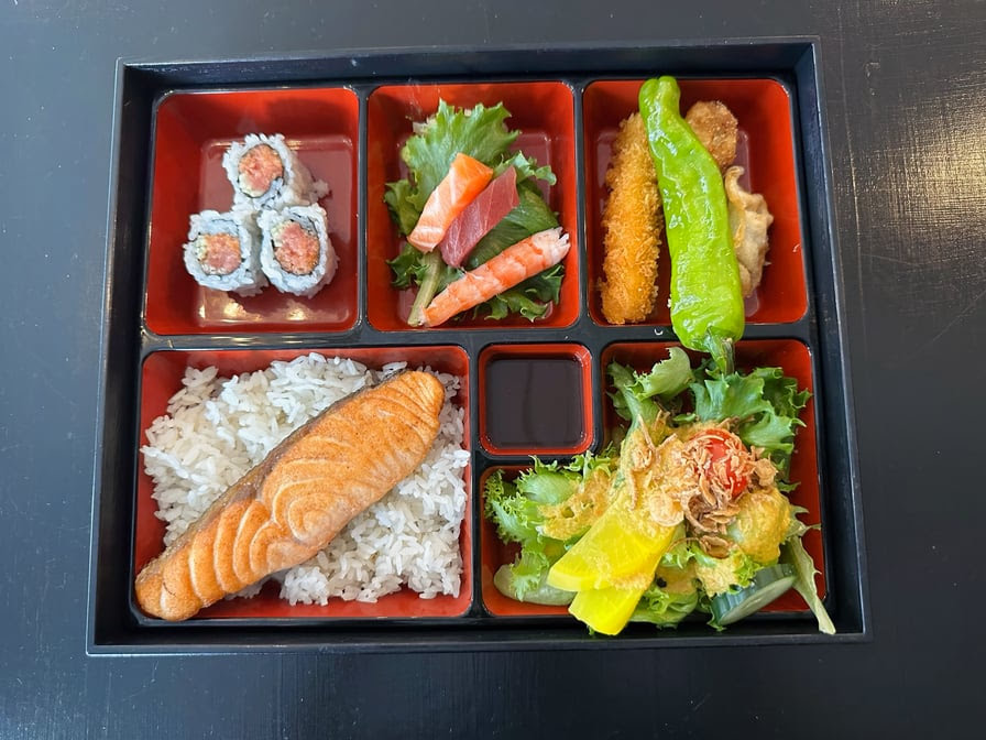 Sakana Sushi by null