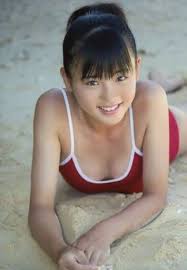 ジュニアアイドル　東亜咲花|この子は誰ですか？ - 東亜咲花(ひがしあさか）さん、現在20歳で... - Yahoo!知恵袋
