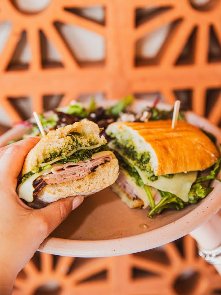 Mujer Divina Brunch Café by null