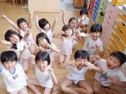 幼稚園　ボディーペイント|豪快！ボディペインティング｜トピックス｜大阪府吹田市 玉川学園幼稚園