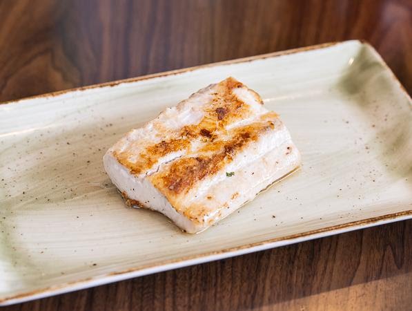 R/10 Social House by null