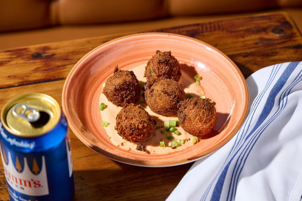 Briny Swine Smokehouse & Oyster Bar by null