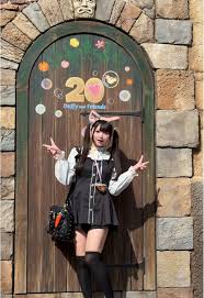 　自撮り 足裏 顔出し|b i s | ⌇盛れるフォトアイディア📸🤍⌇ 顔出しありでも、なしでも！ 可愛く盛れる最新ポーズと撮り方を ご紹介します🎀📷  大人気のハートポーズに macや鏡を使った撮り方まで👀 キャップやスイーツを使って、 顔出しなしの雰囲気フォトも 撮ってみてね ...