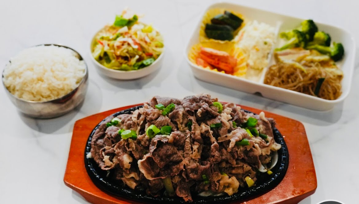 Hwang's Restaurant by null