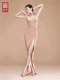 전지현 합성누드 |임신' 전지현 과거 화보, '누드톤 드레스'로 S라인 자랑…옷 입은 거 맞아?｜동아일보