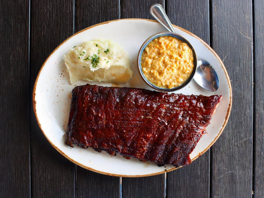 Gus's BBQ by null