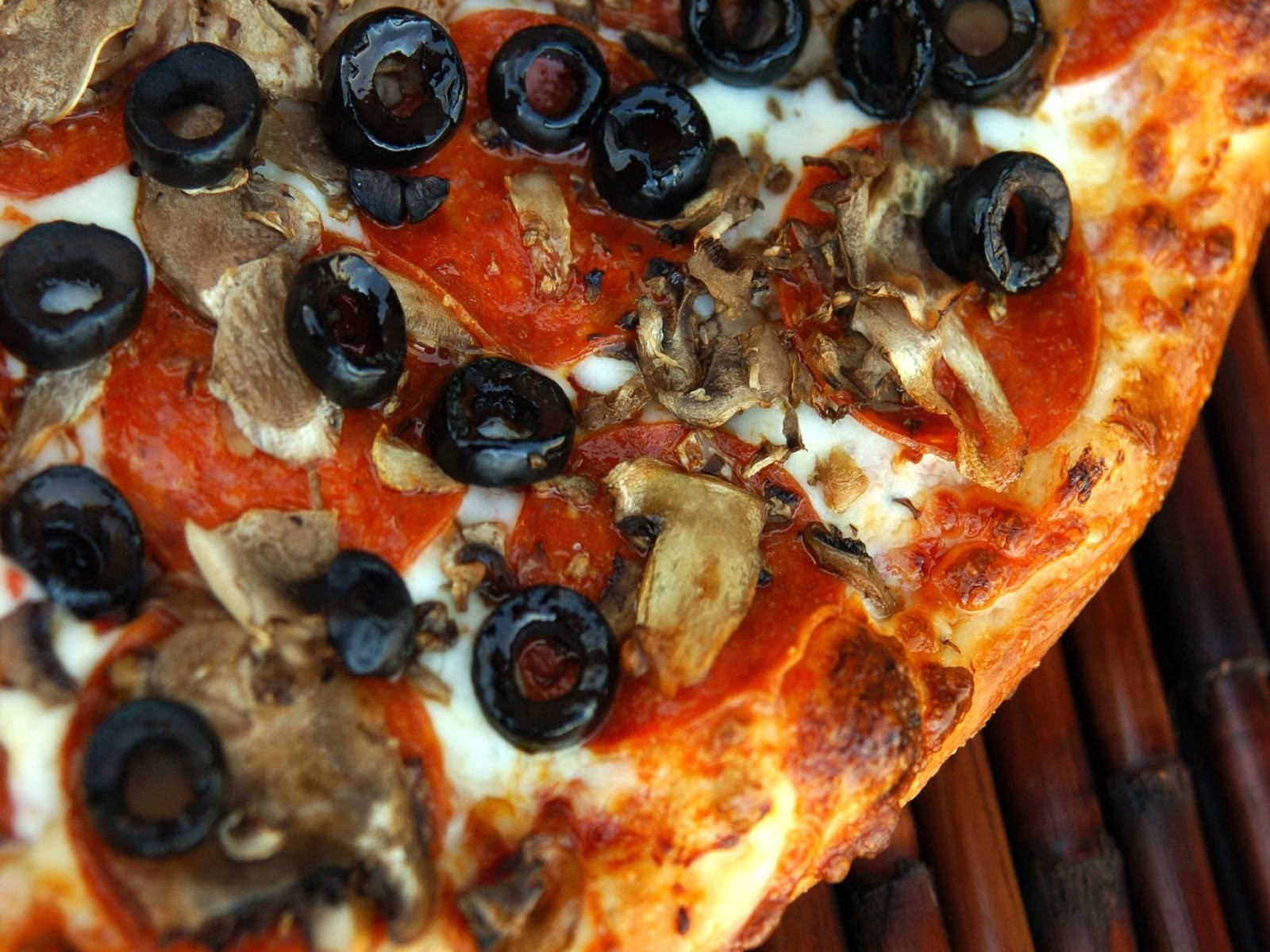 Bellagios Pizza by null