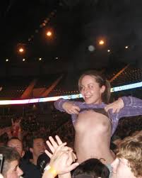 Girls flashing at concerts girls flashing tits group ™ jpg x Women flashing at concerts