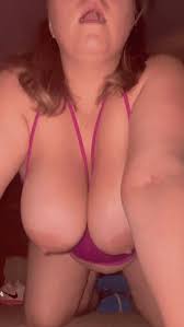 Brunette milf with big swinging tits jpg x Big swinging tits