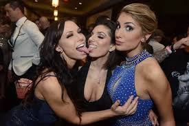Avn awards adult stars bring shocks wild frocks red carpet oscars porn jpg x Avn award winning