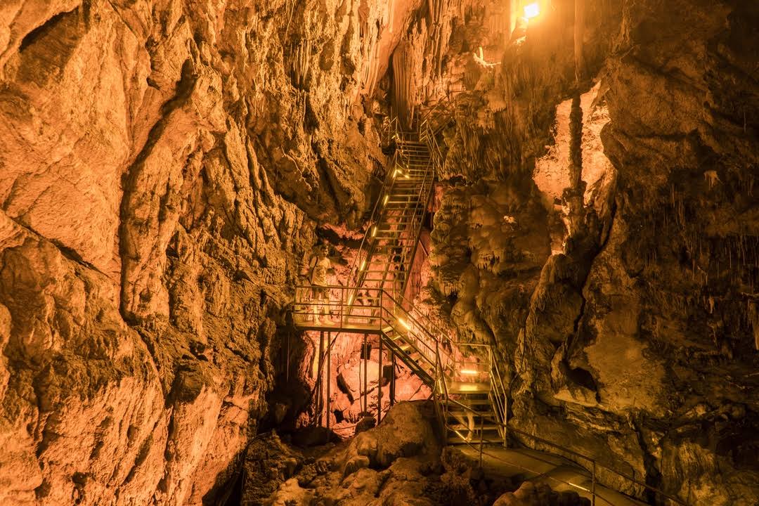 Dim Cave image