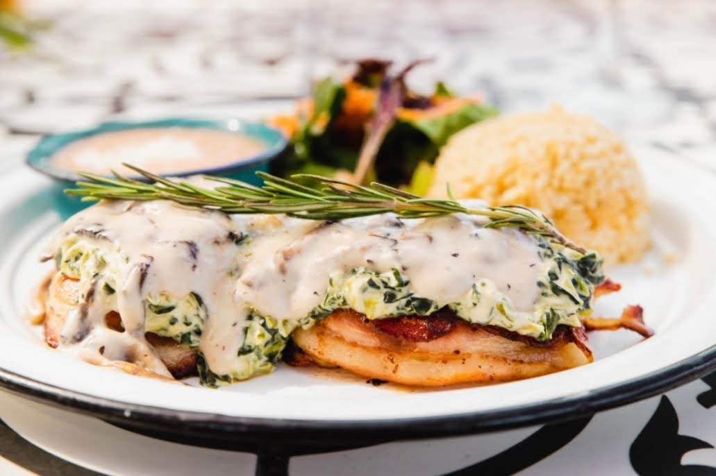 Four Tunas Fish & Bar by null