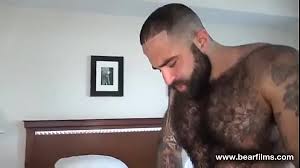 Incesto gay padrasto urso musculoso comendo enteado safadinho jpg x Urso gay peludo