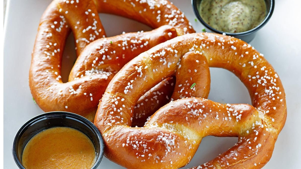 Locals Sushi & Sports Pub - West Ashley by null