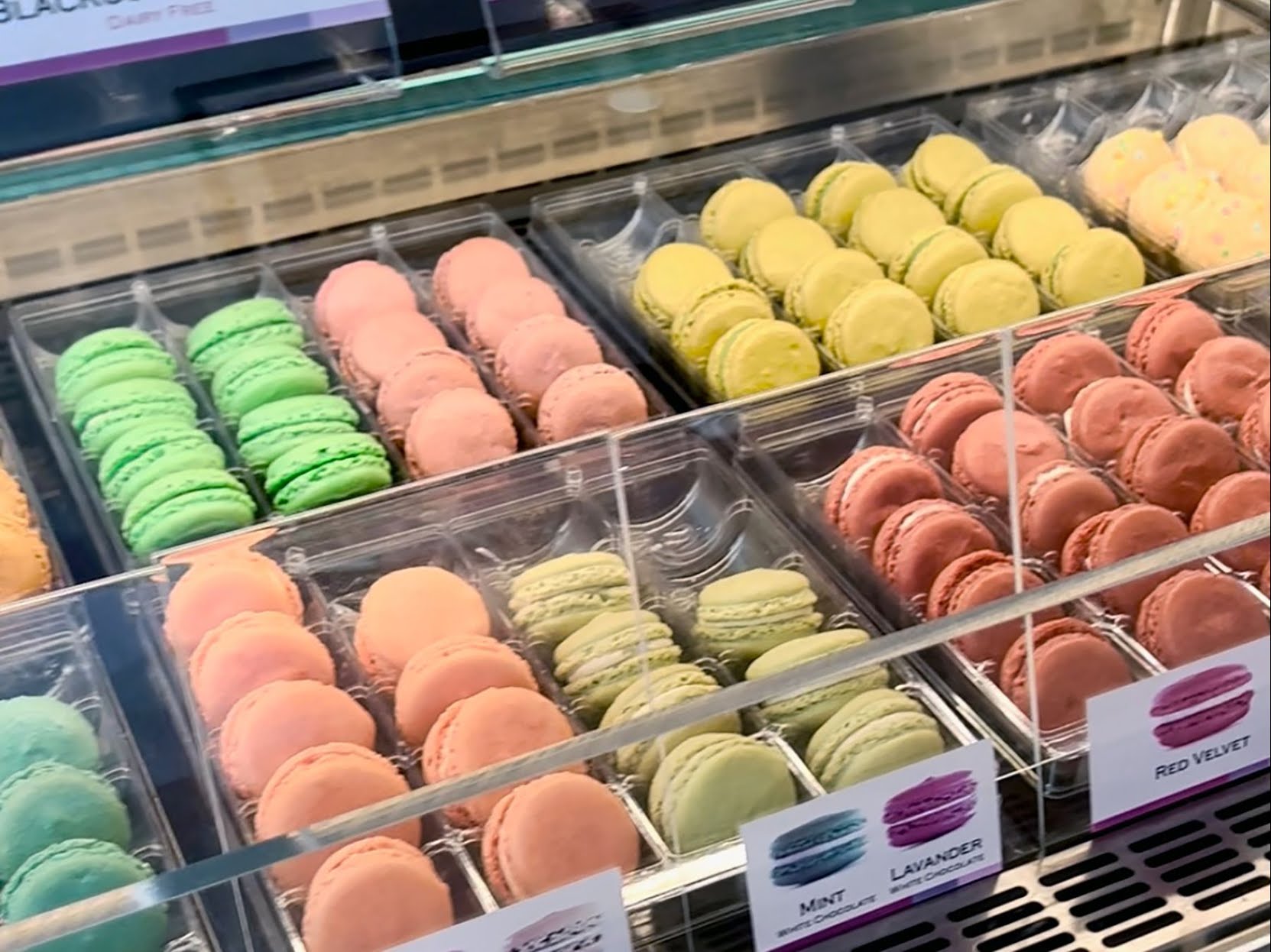 Amandine Desserts by null