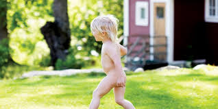 little kids naked|Naked toddler makes online splash[1]- Chinadaily.com.cn