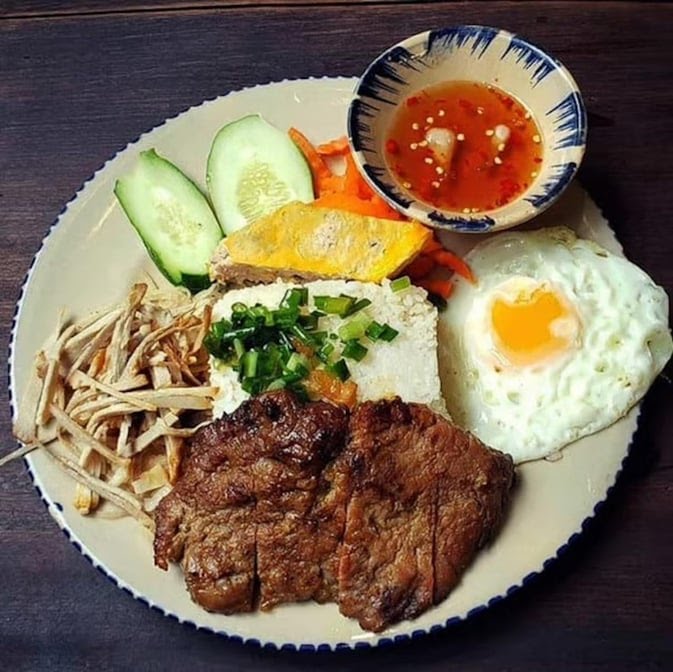 Banh Mi Hem by null