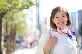 シニア女性|シニア女性 写真素材 [ 1904342 ] - フォトライブラリー photolibrary