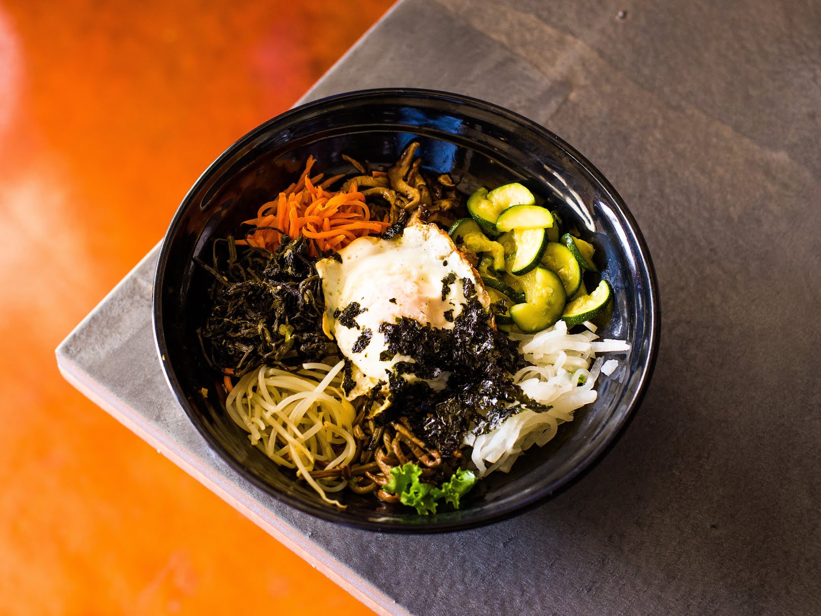 Honey pig Gomtang by null