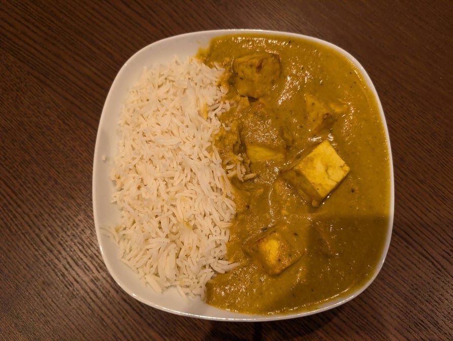 Momo N Curry by null