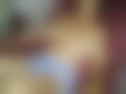 Relaxing naked milf| / X