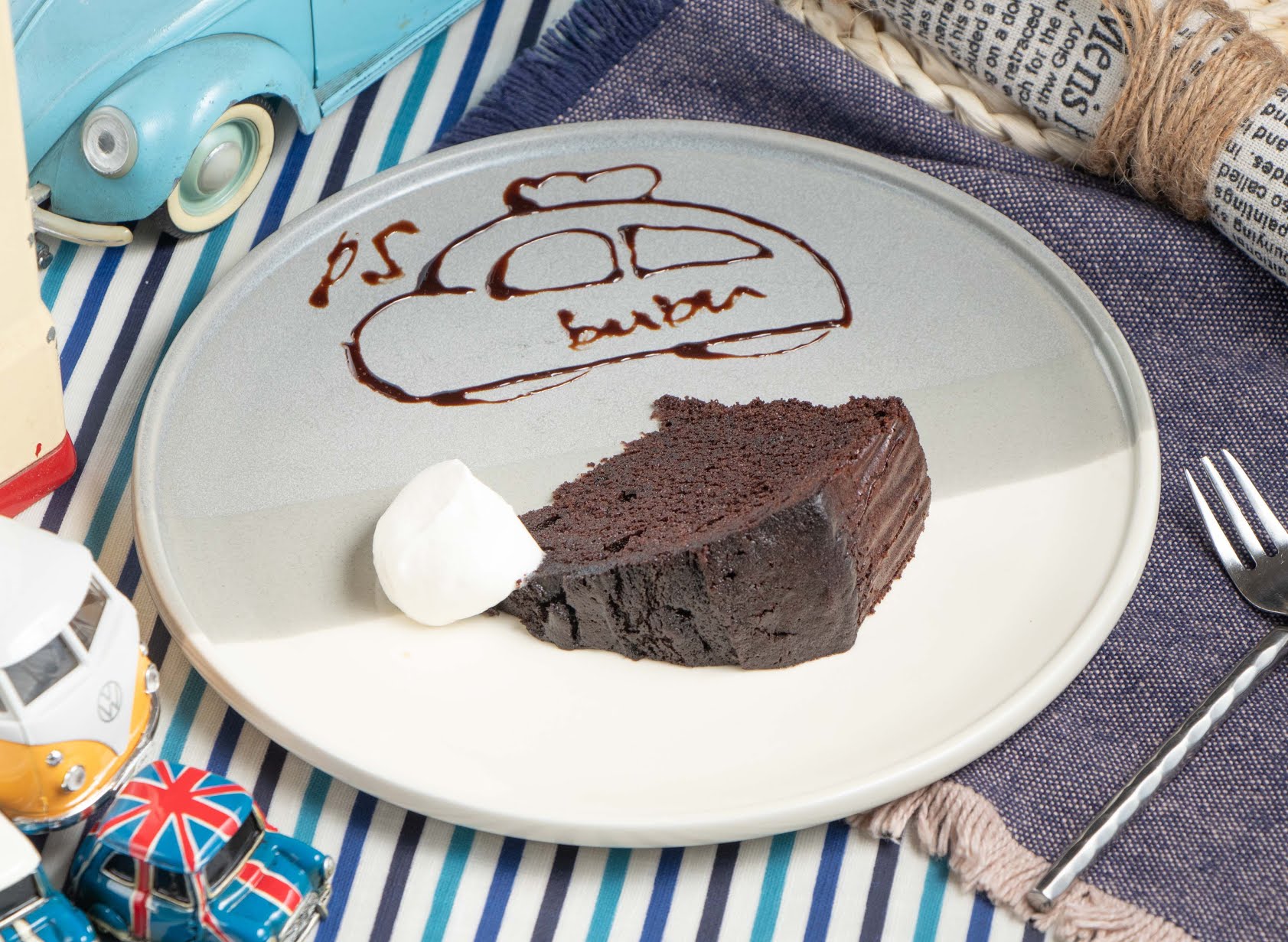 PS BUBU 金屋藏車食堂【台北寵物友善餐廳】士林天母推薦寵物餐廳|親子餐廳|狗狗咖啡廳|網紅餐廳|汽車主題餐廳|寵物鮮食料理 by null