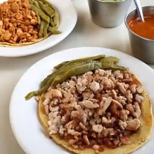 MAMÁ ELENA (antojitos regionales) by null